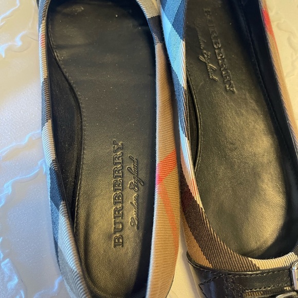 Burberry studded flats size 38 - Picture 2 of 4
